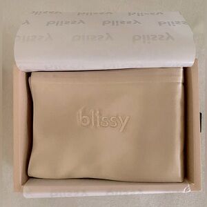 Blissy BRAND NEW Champagne Queen Silk Pillowcase